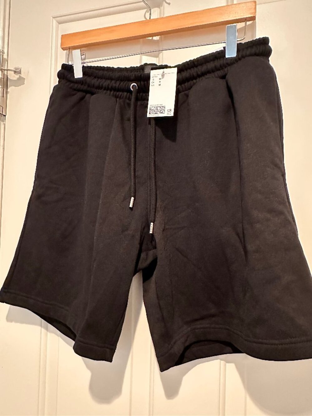 NWT H&M Men's Black Sweat Shorts, Size M